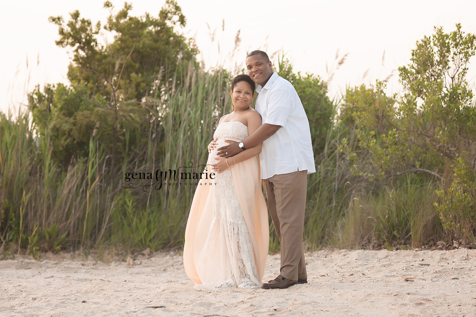 beach maternity photographer 