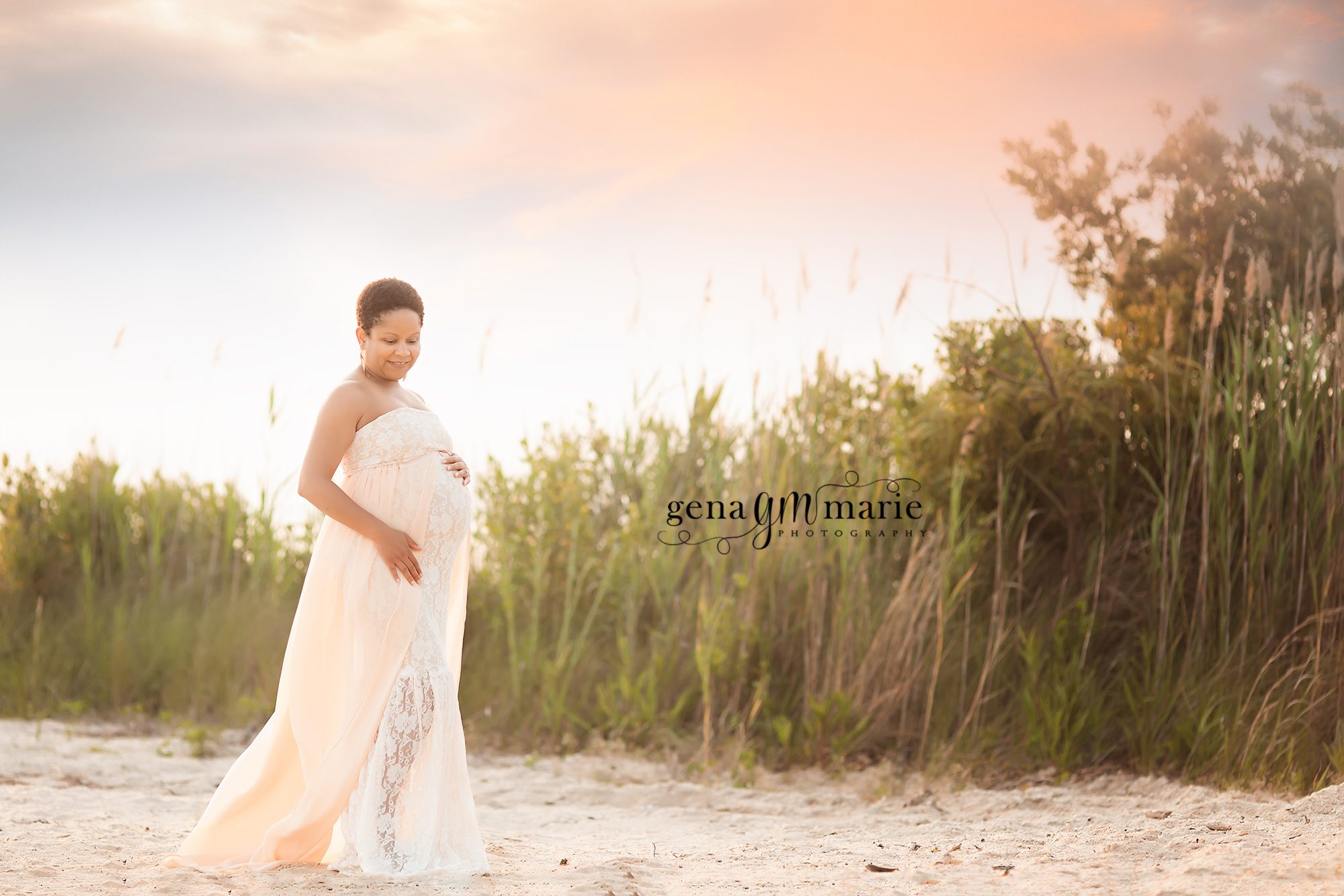 beach maternity photographer 