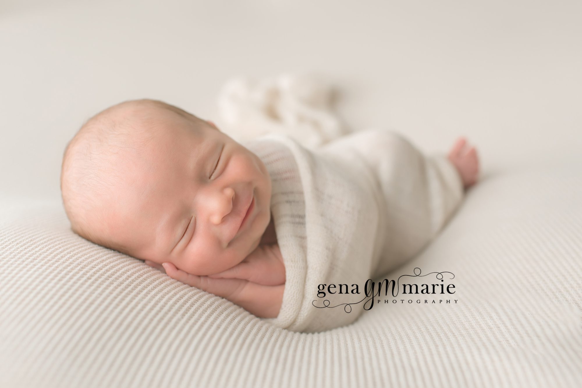 newborn snuggles {northern virigina newborn photographer }