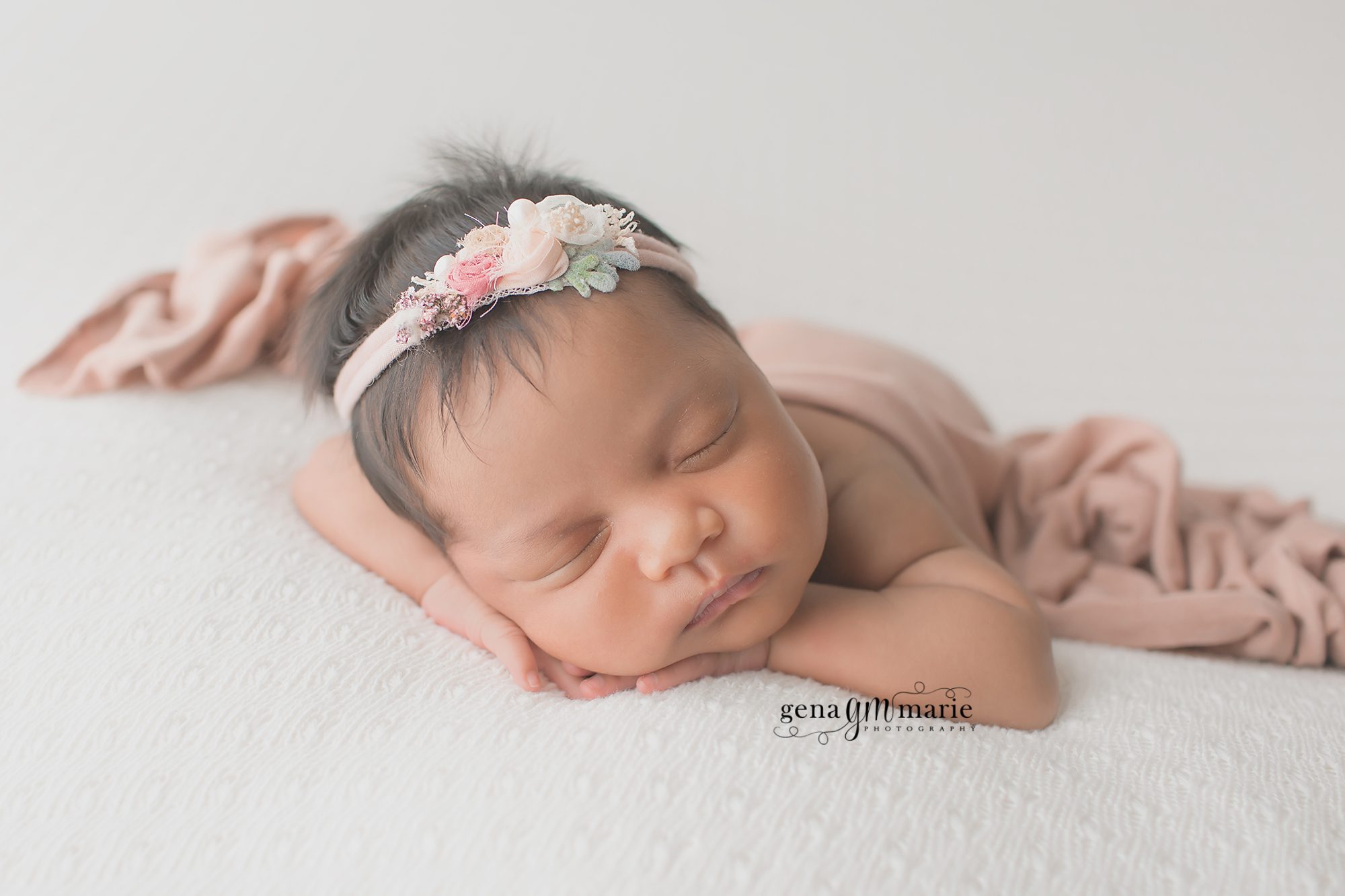 capturing newborn babies { arlington newborn photographer }